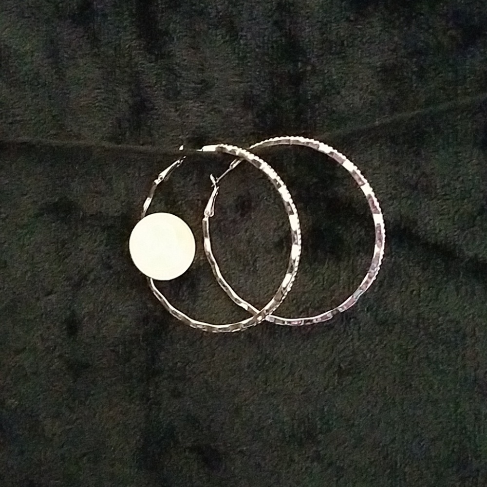 Silver hoop earrings - Picture 4 of 7